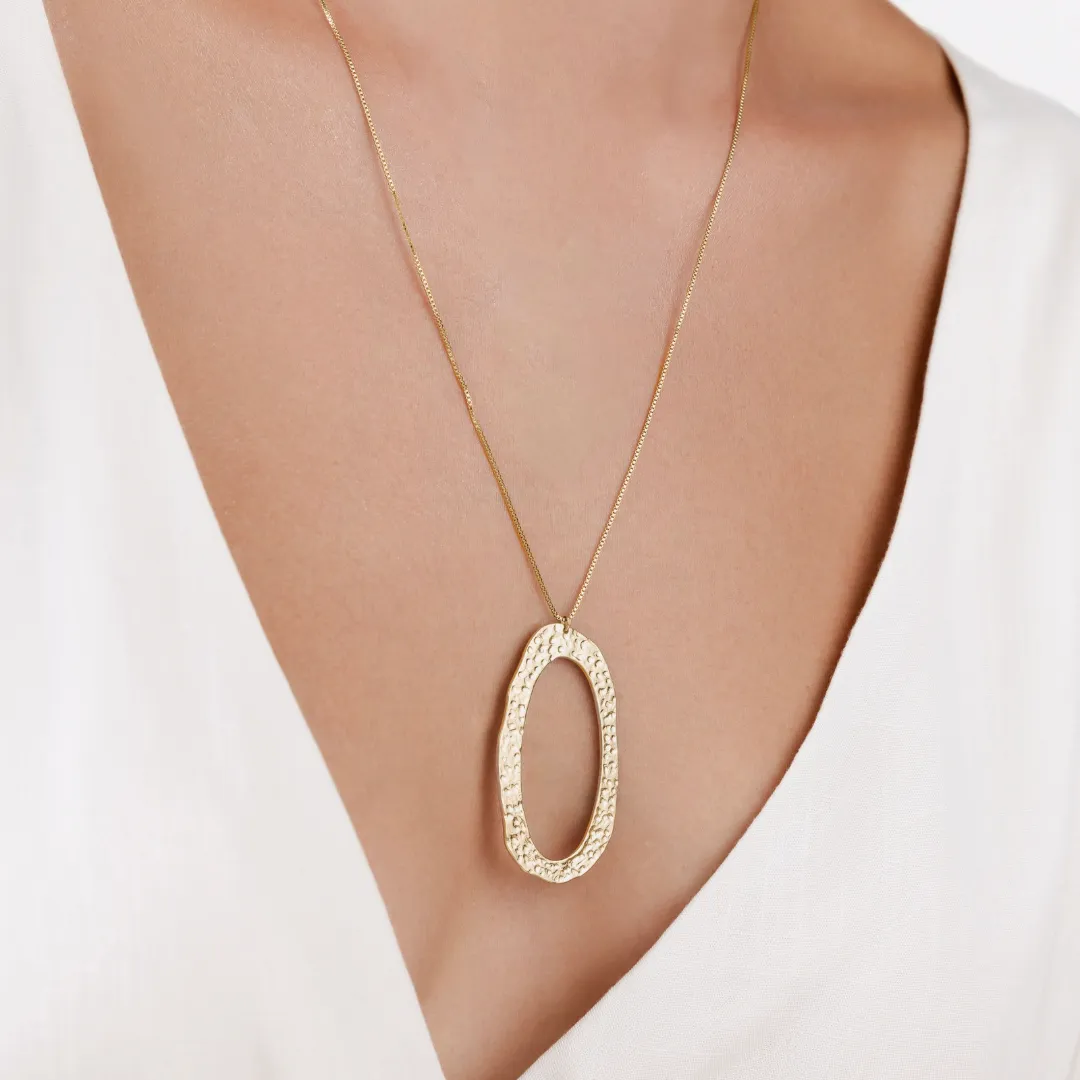 COLAR ORGÂNICO OVAL VAZADO BANHADO A OURO 18K 60CM