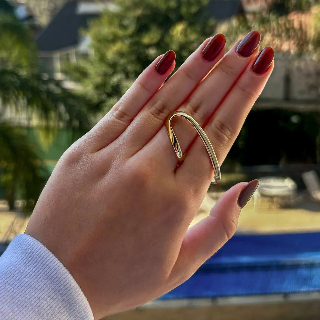 Anel onda dourada banhado a ouro 18K ajustável personalize como usar