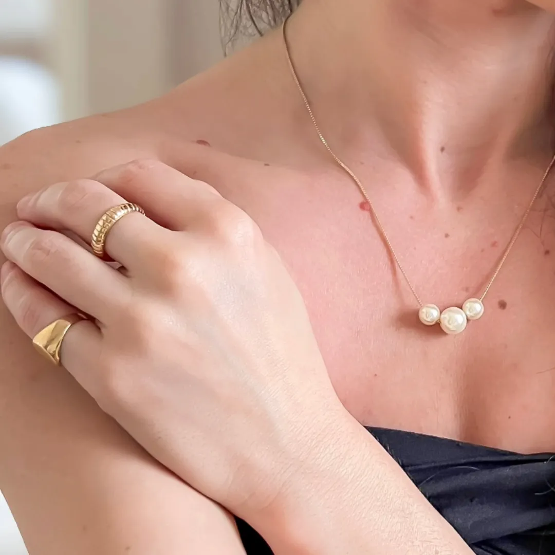 ANEL DETALHADO BANHADO A OURO 18K AJUSTÁVEL