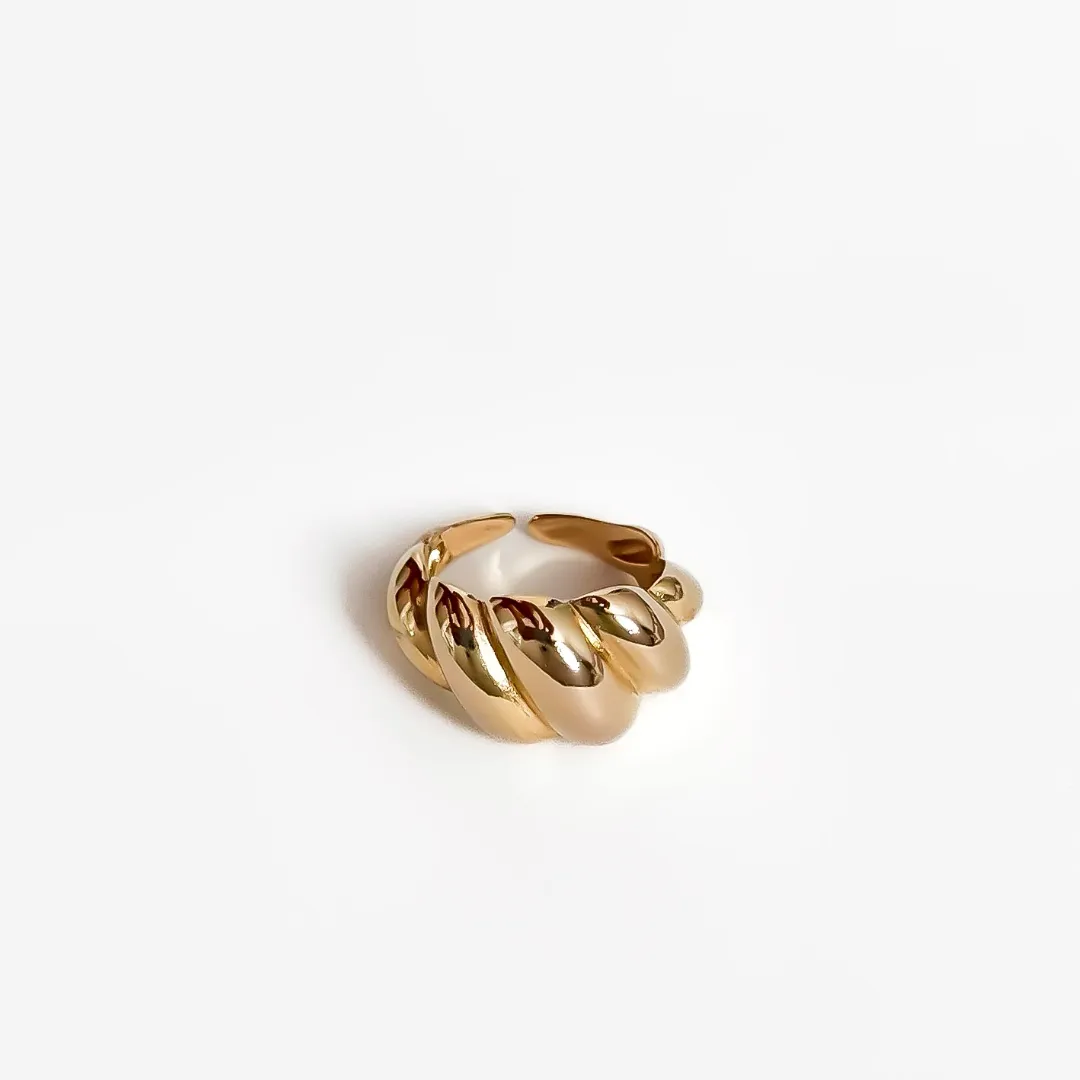 ANEL DESIGN CROISSANT BANHADO A OURO 18K AJUSTÁVEL