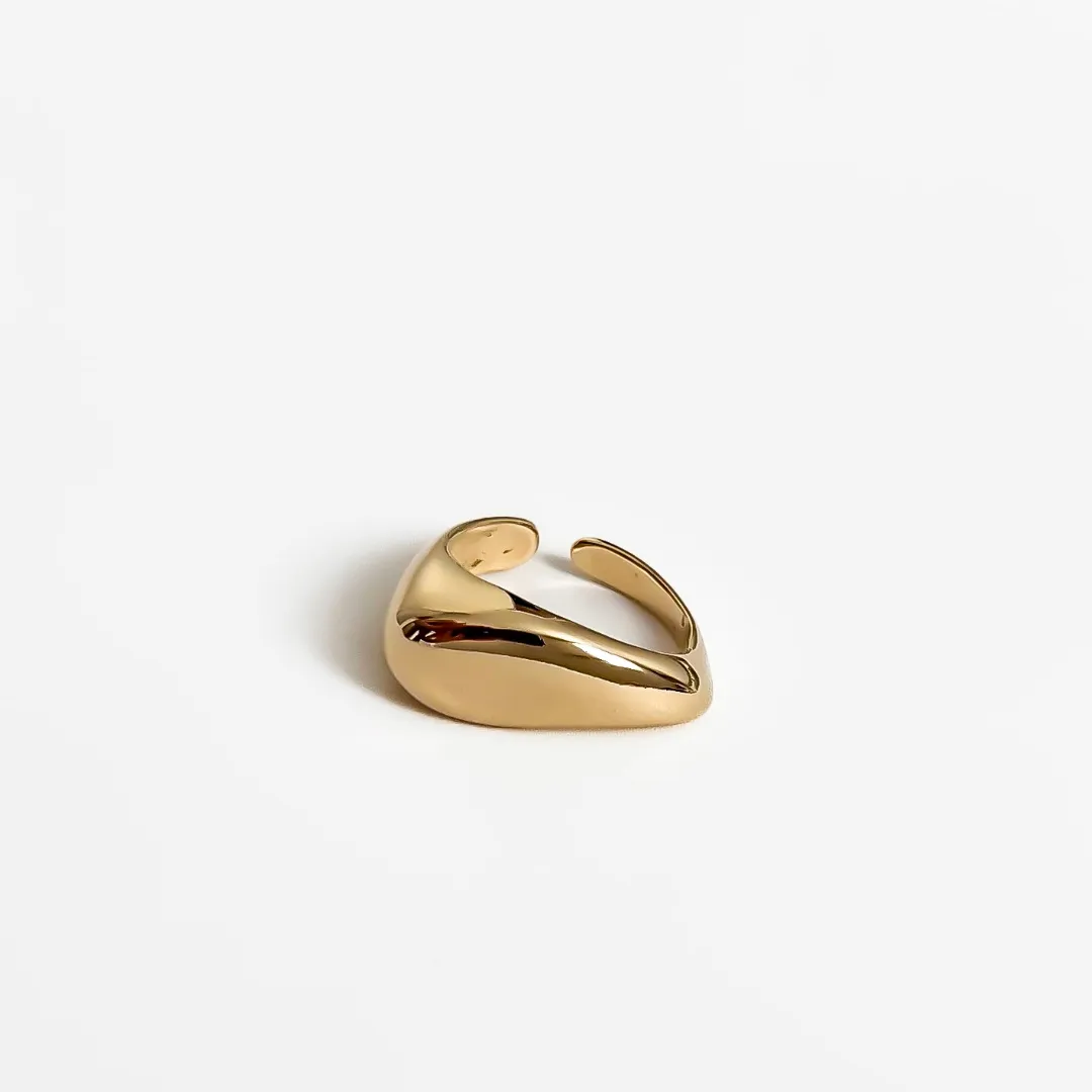 ANEL ABAULADO LISO BANHADO A OURO 18K AJUSTÁVEL