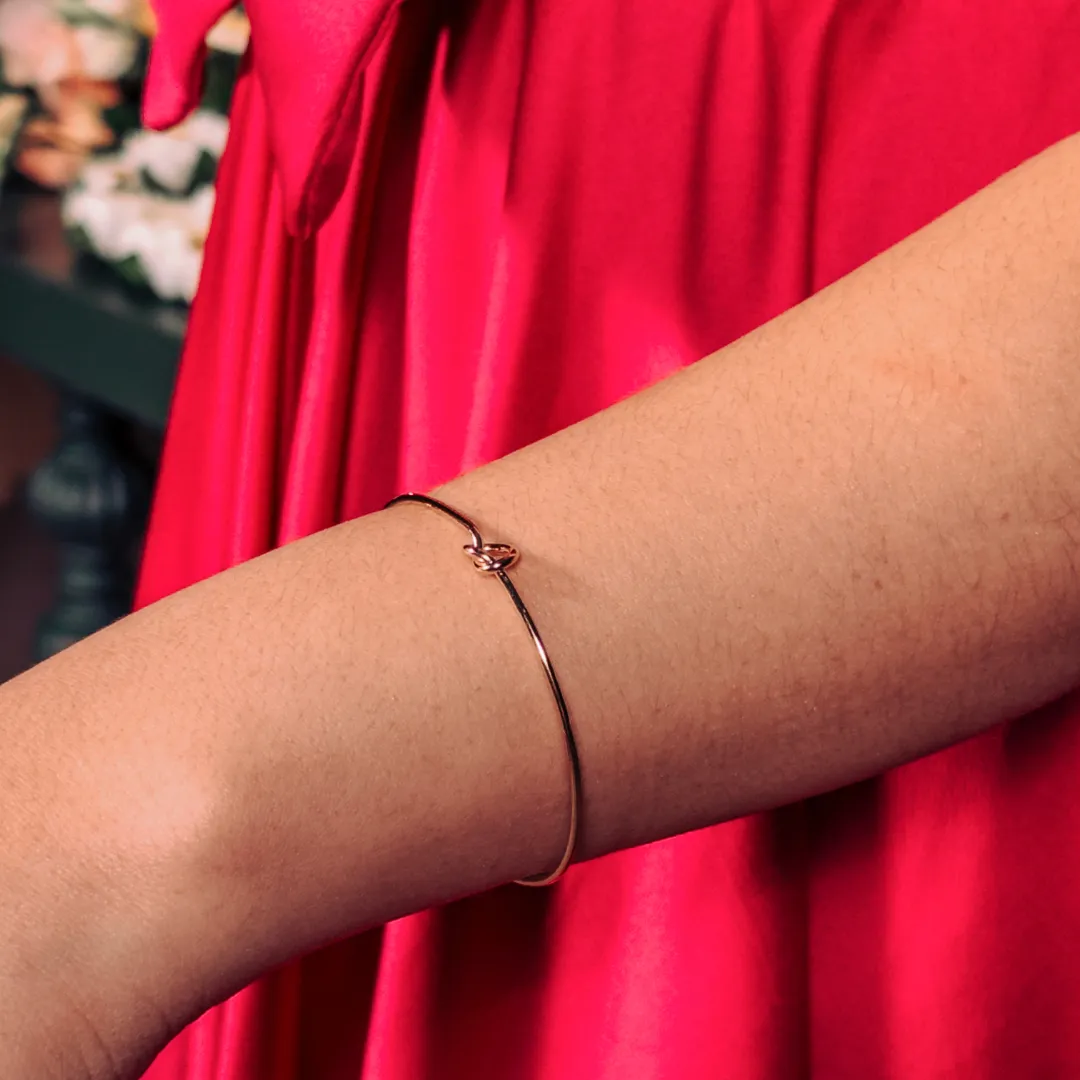 BRACELETE ARO COM NÓ BANHADO A OURO 18K