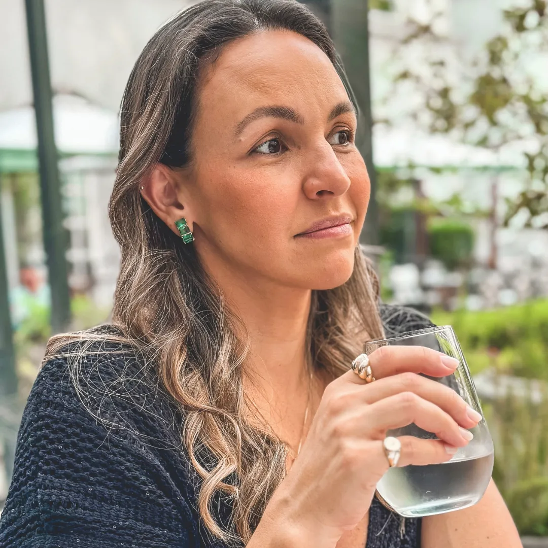 ANEL DESIGN CROISSANT BANHADO A OURO 18K AJUSTÁVEL