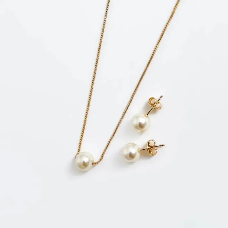 Conjunto com pérolas tam M banhado a ouro 18k