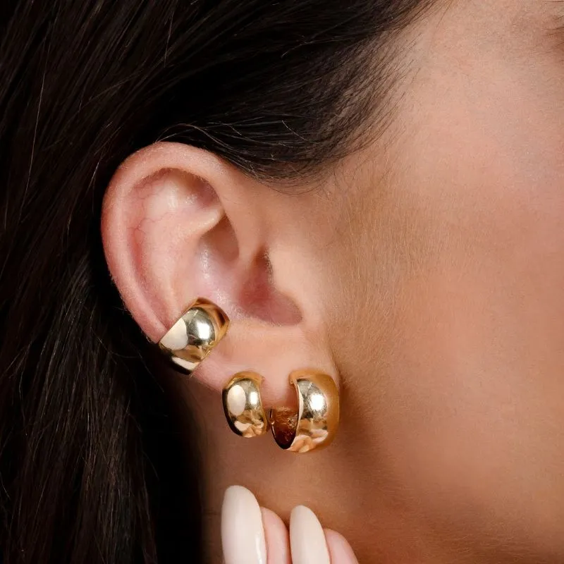 BRINCO ARGOLA PEQUENA ABAULADA BANHADO A OURO 18K