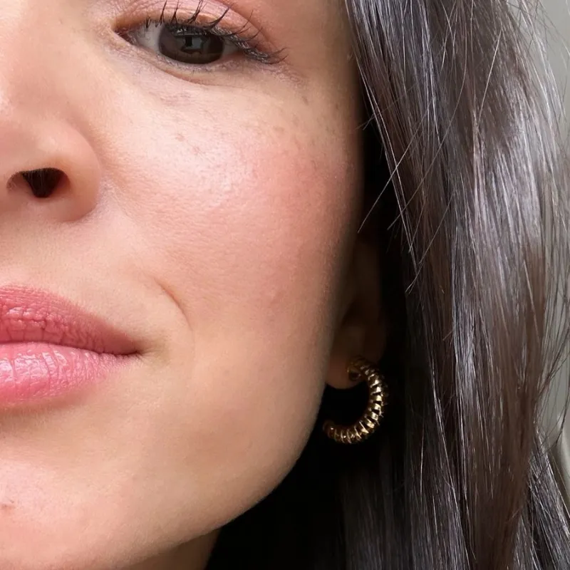 BRINCO ARGOLA ESPIRAL BANHADO A OURO 18K