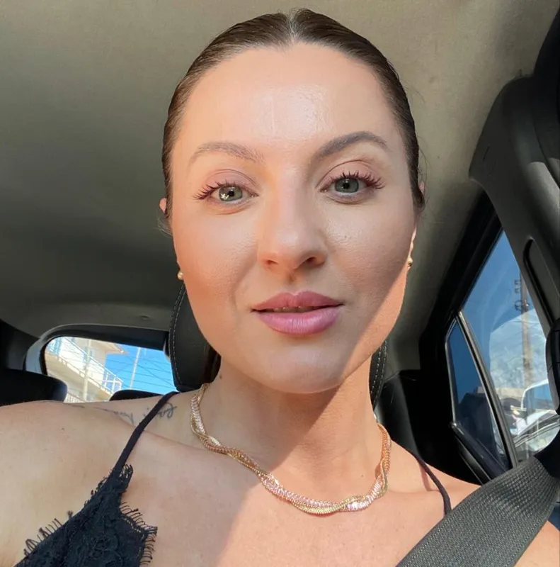 Choker riviera baguete malha dupla palitos diamantados rosa claro banhado a ouro 18k ajustável acompanha extensor 42 cm