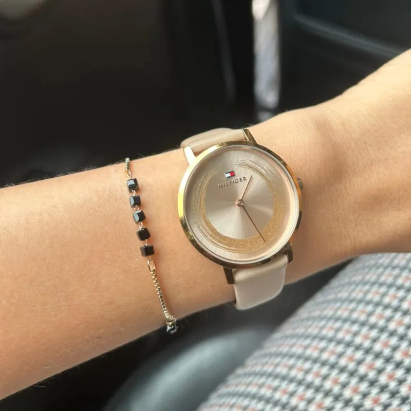 Pulseira com pedras de cristal brilho intenso cor preto banhado a ouro 18k