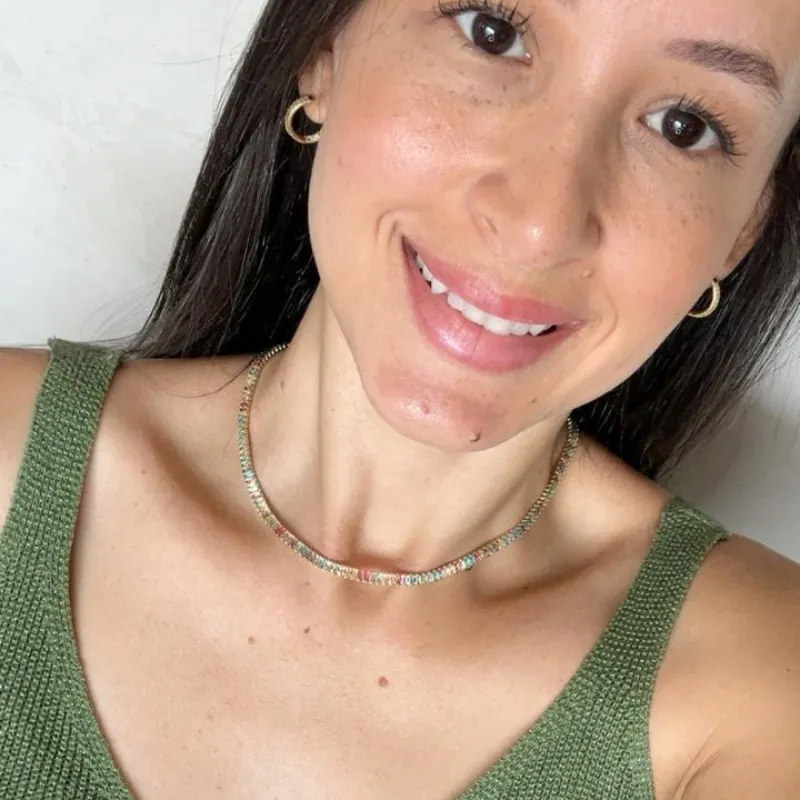 Choker Riviera baguete multicolore banhado a ouro 18k ajustável 45 cm