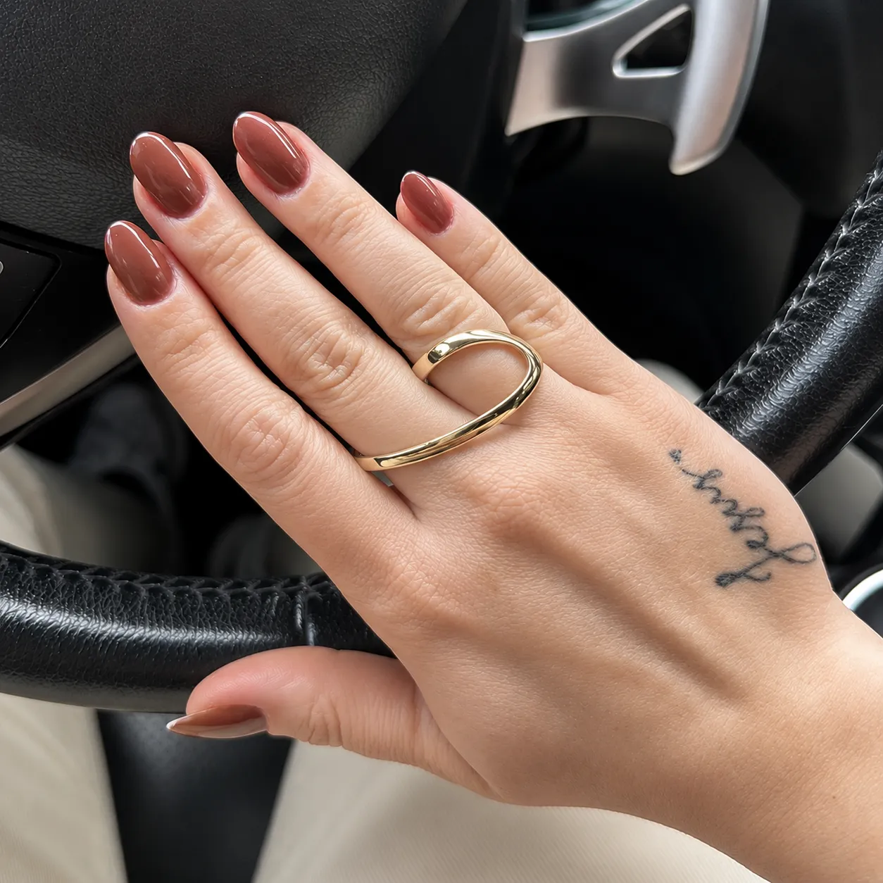 Anel onda dourada banhado a ouro 18K ajustável personalize como usar