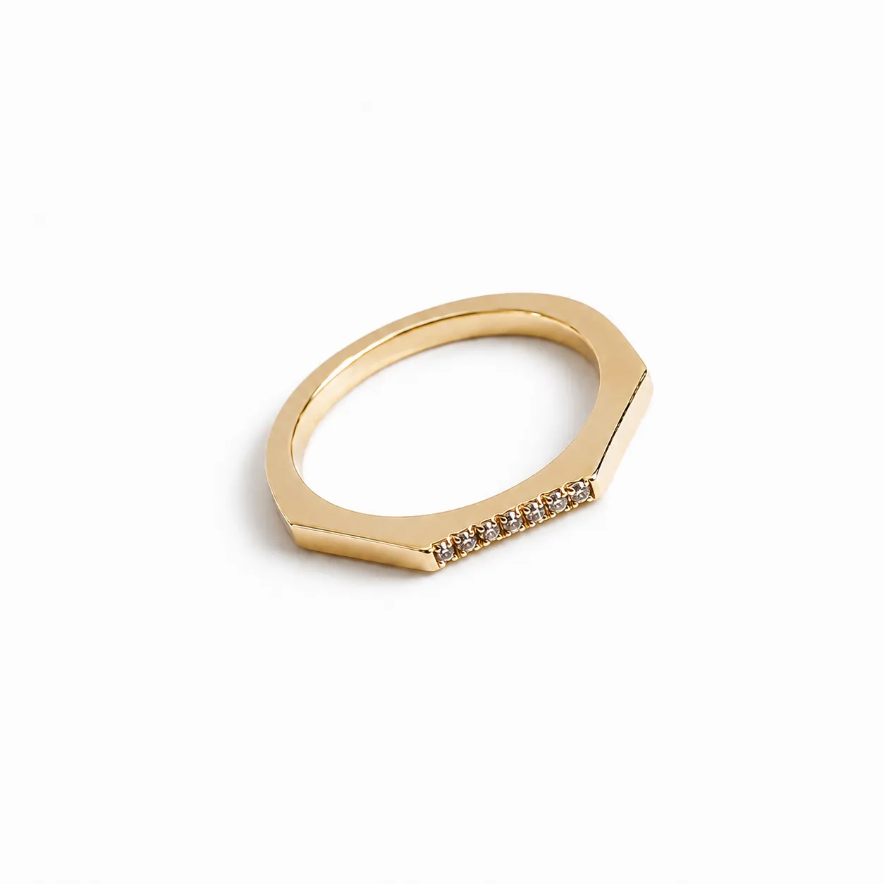 Anel minimalista traço fino cravejado em zircônias banhado a ouro 18K
