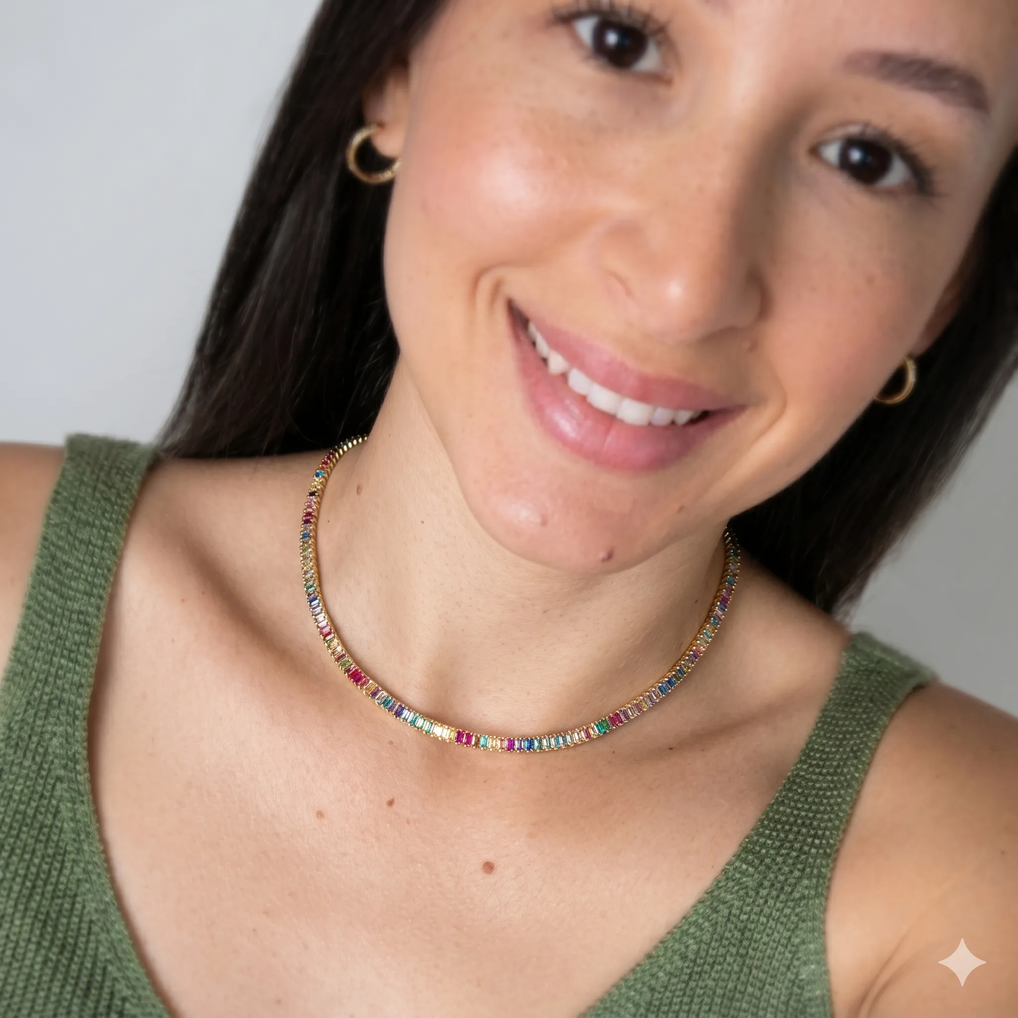Choker Riviera baguete multicolore banhado a ouro 18k ajustável 45 cm